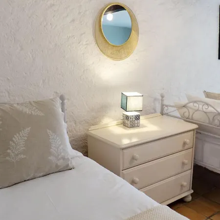 Gites De Montcabirol * 米尔普瓦